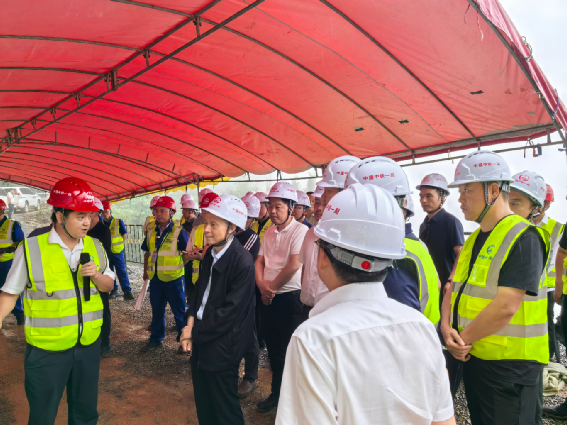 中國(guó)中鐵黨委常委、副總裁、總工程師孔遁率...